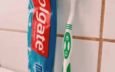 4 Reasons You Need to Brush Twice-A-Day, Everyday